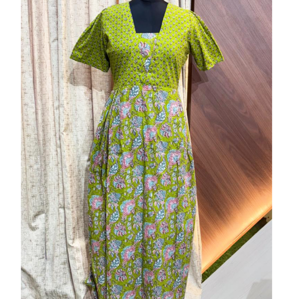 7585 - Frock Style Nighty