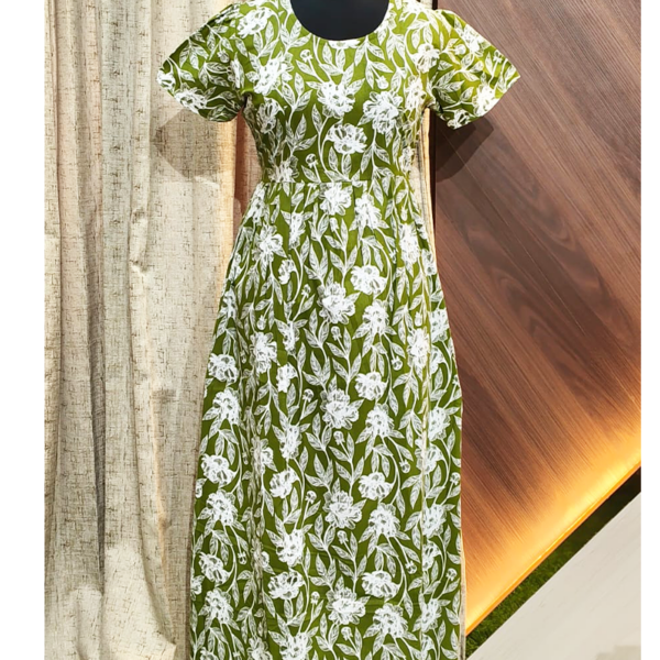 7796 - Frock Style Nighty